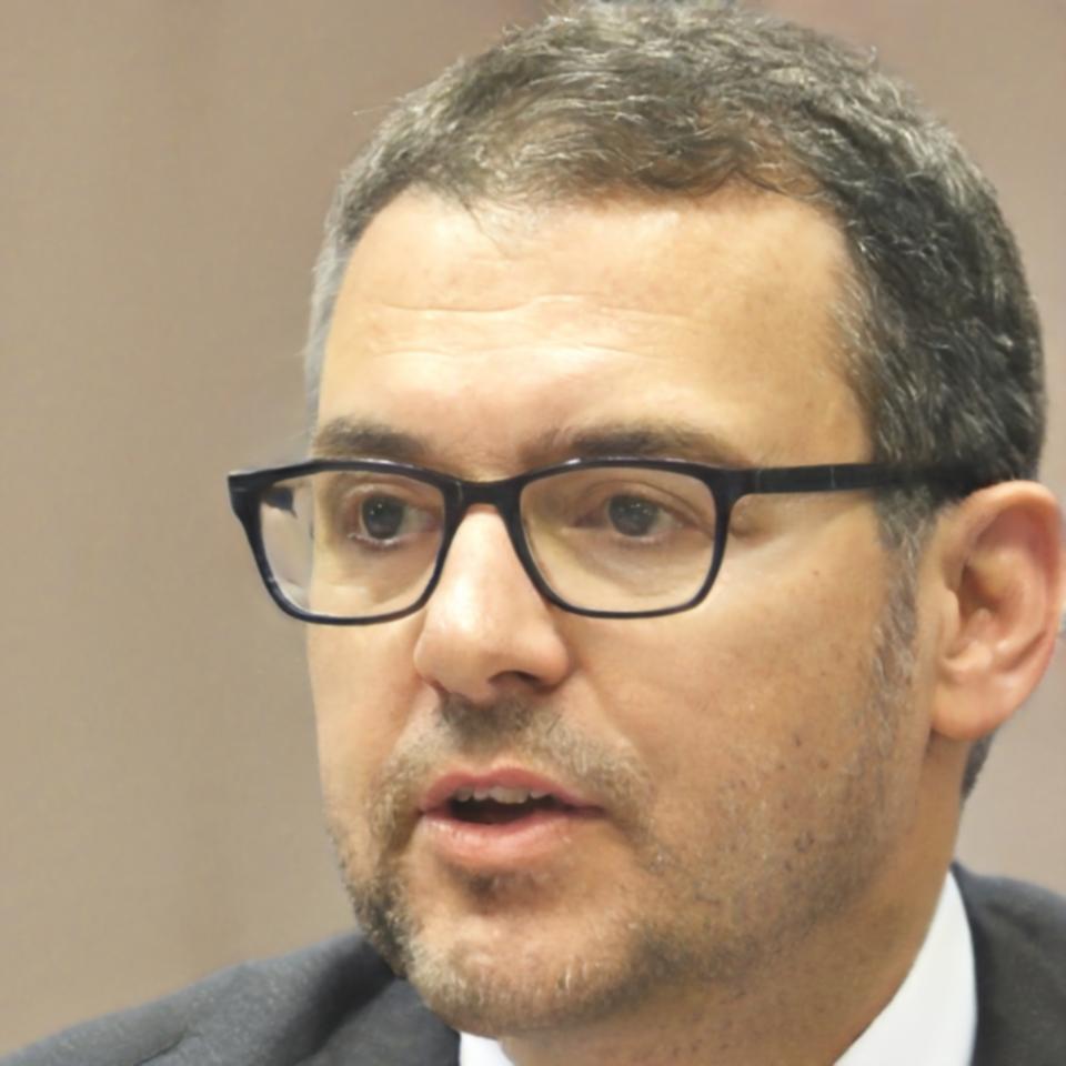 Portrait von Dr. Lennart Waldmann