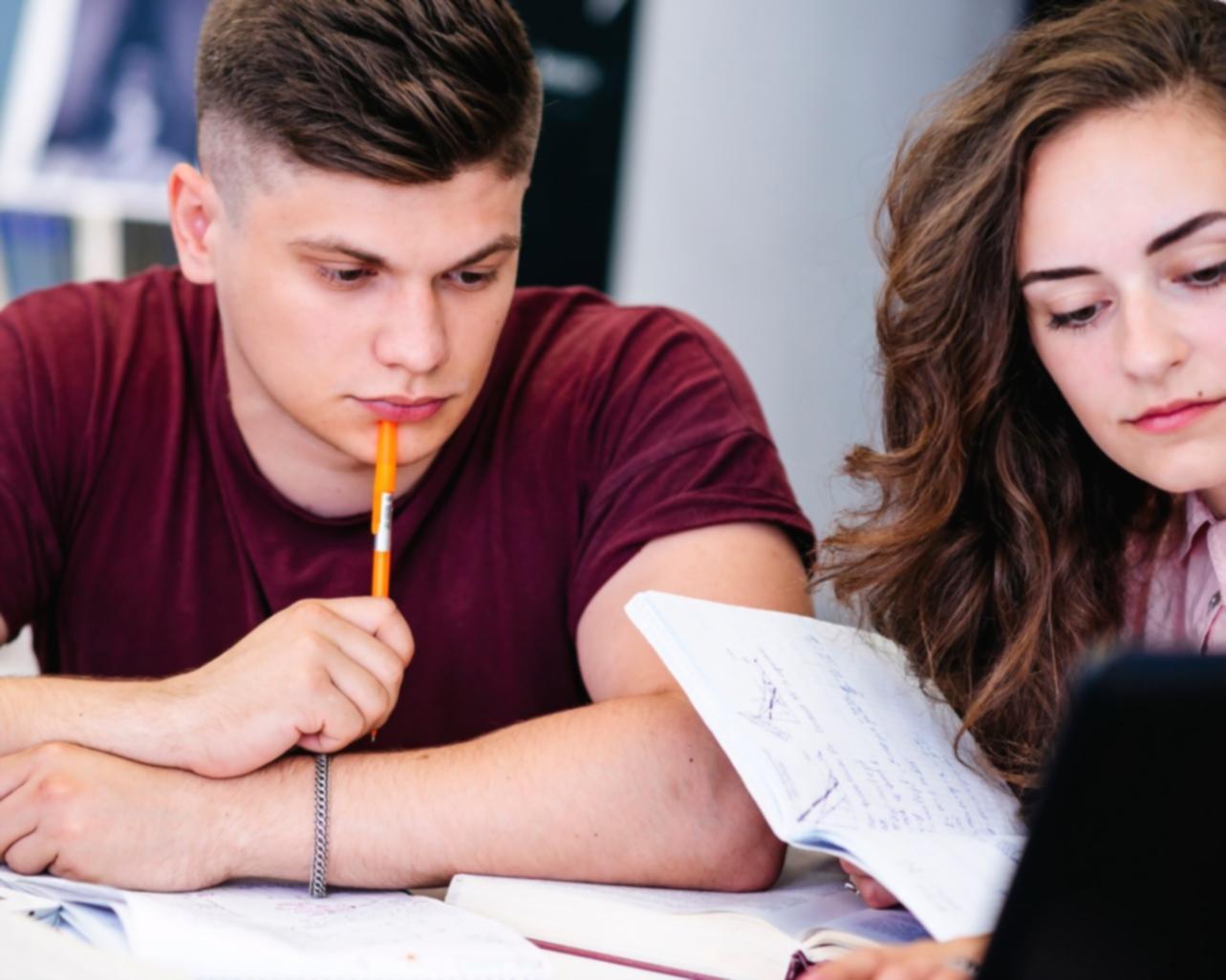 Strukturierter Lernprozess mit digitalen Werkzeugen und Materialien